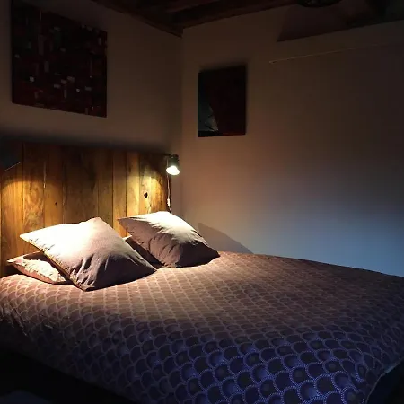 Dom wakacyjny Sous La Garenne *