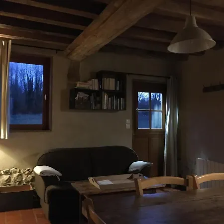 Dom wakacyjny Sous La Garenne *